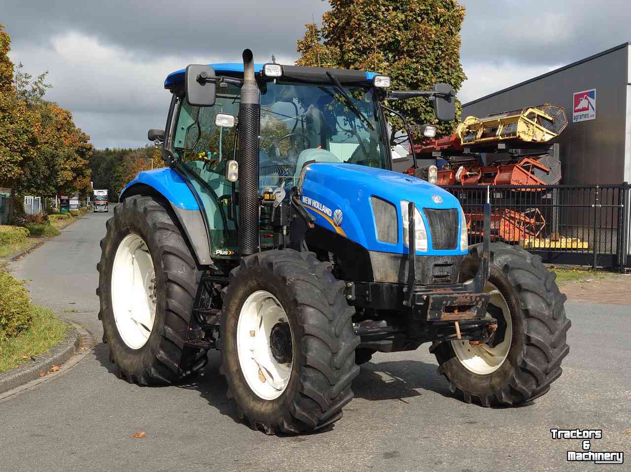 Tractor / Trekker New Holland T6020 Plus