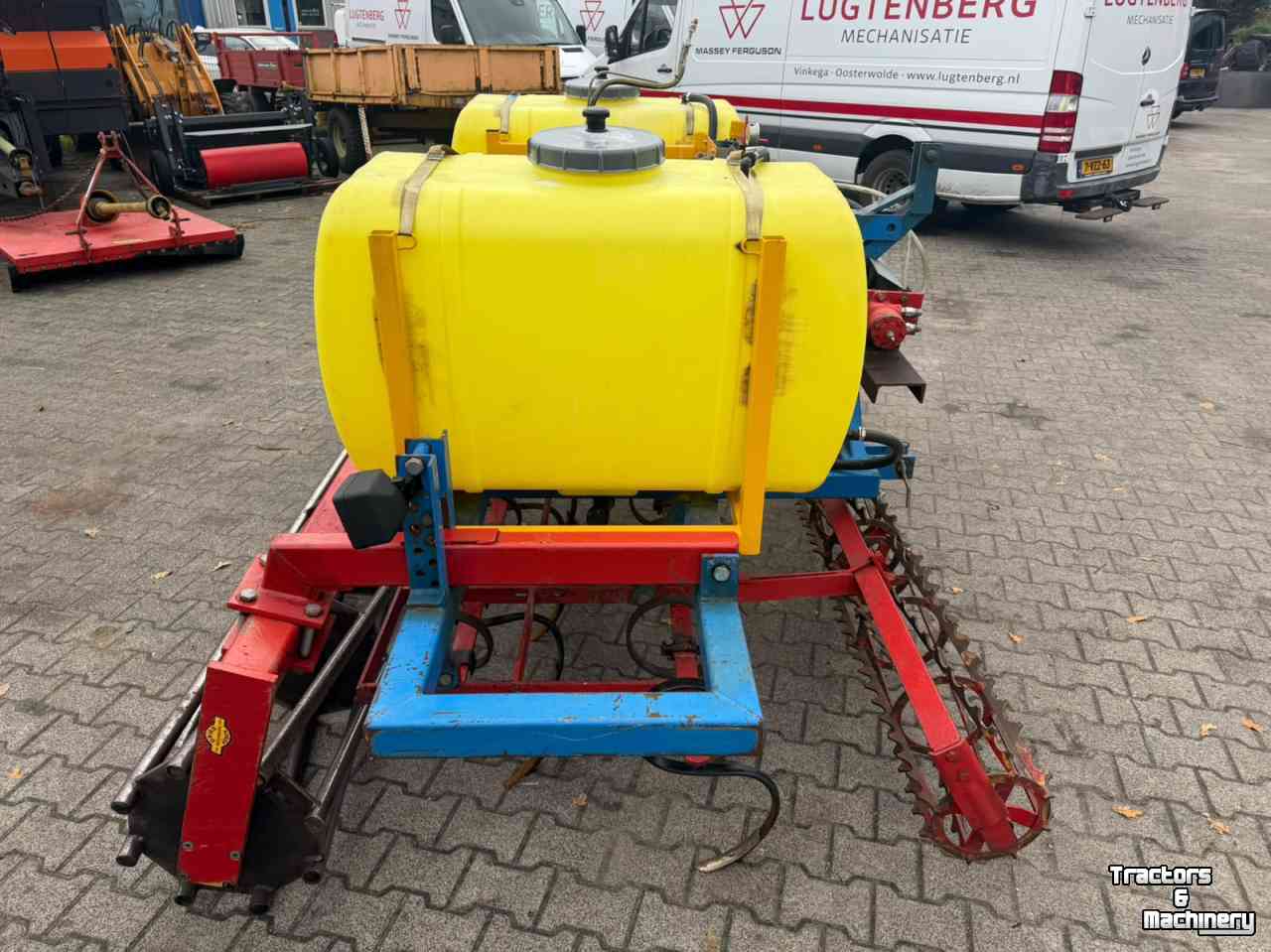 Cultivator Zibo FC 300 frontcultivator met spuitopbouw *Gereserveerd*