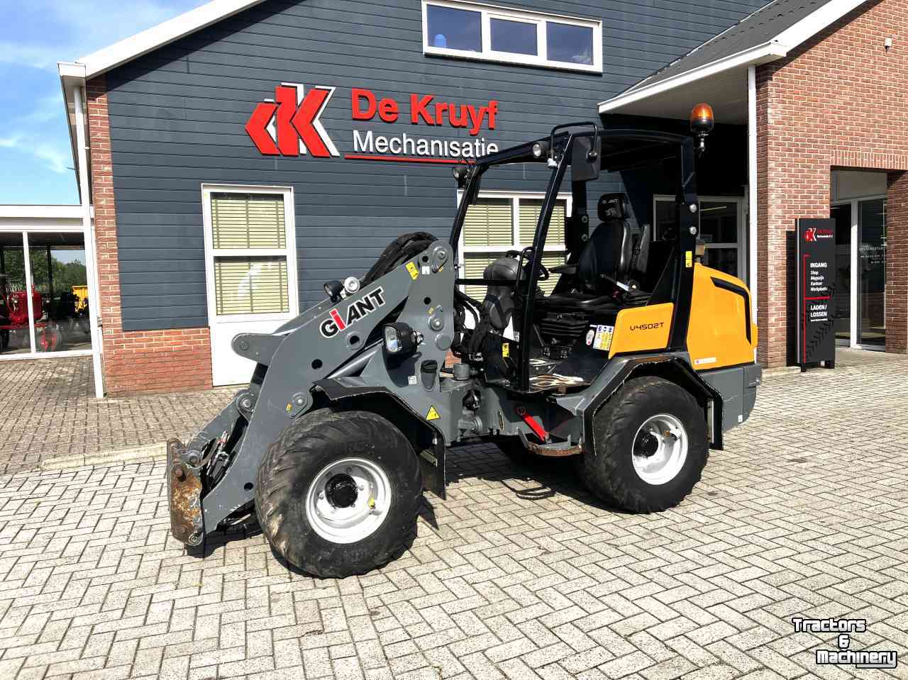 Shovel / Wiellader / Kniklader Giant V4502T