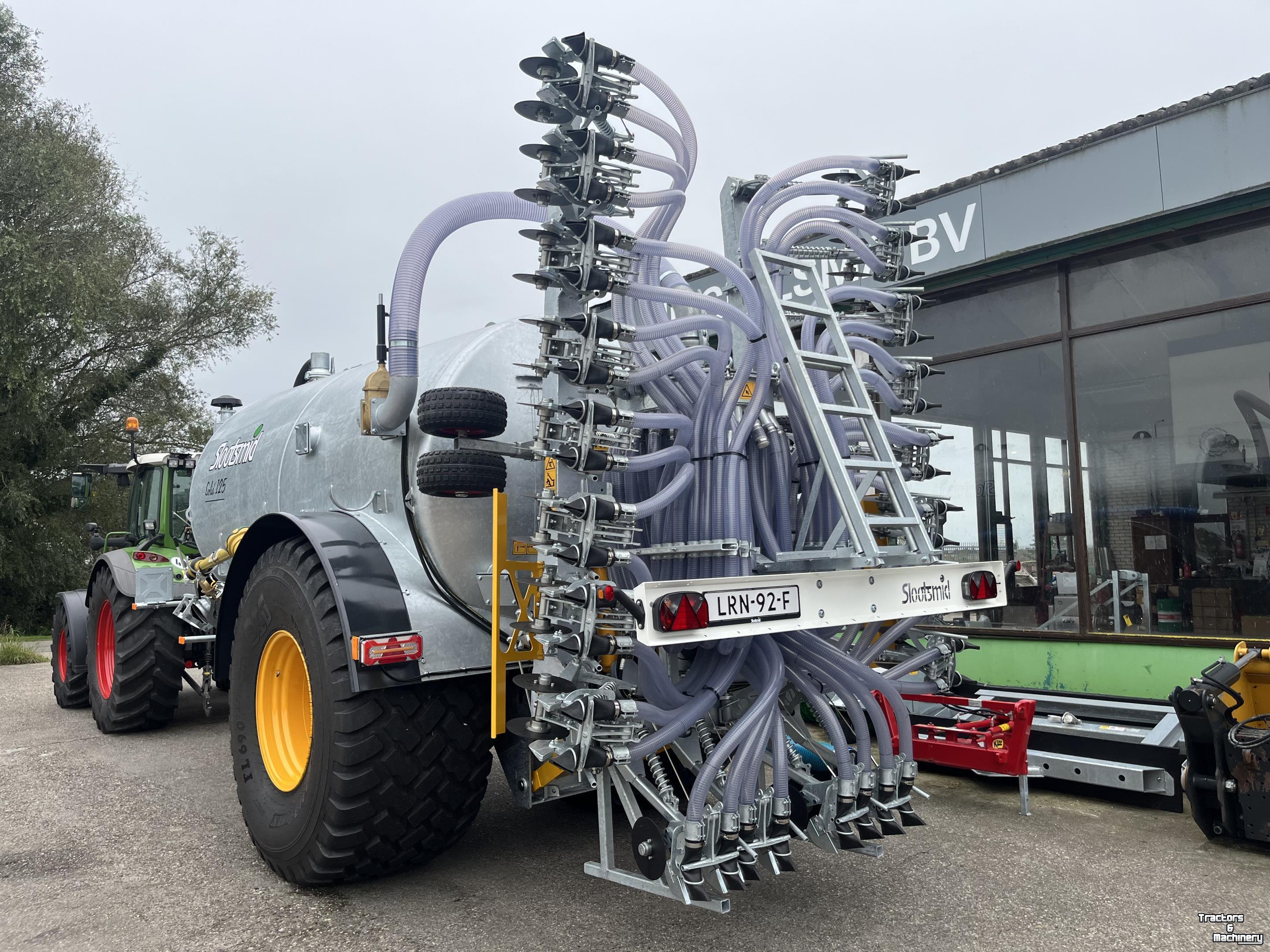 Mesttank Slootsmid Solid 125 met SZB 720 bemester