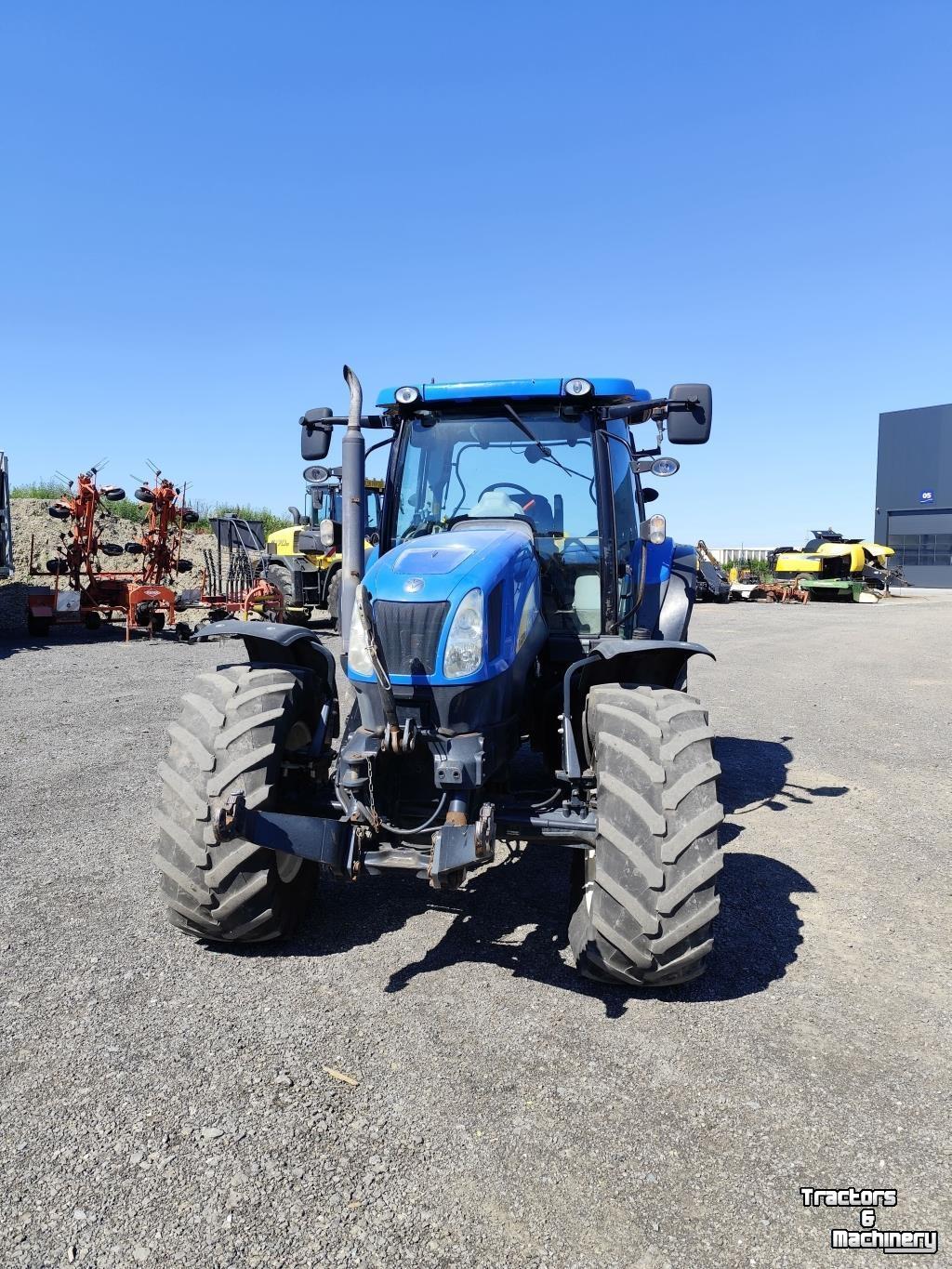 Tractor / Trekker New Holland T6070 PLUS