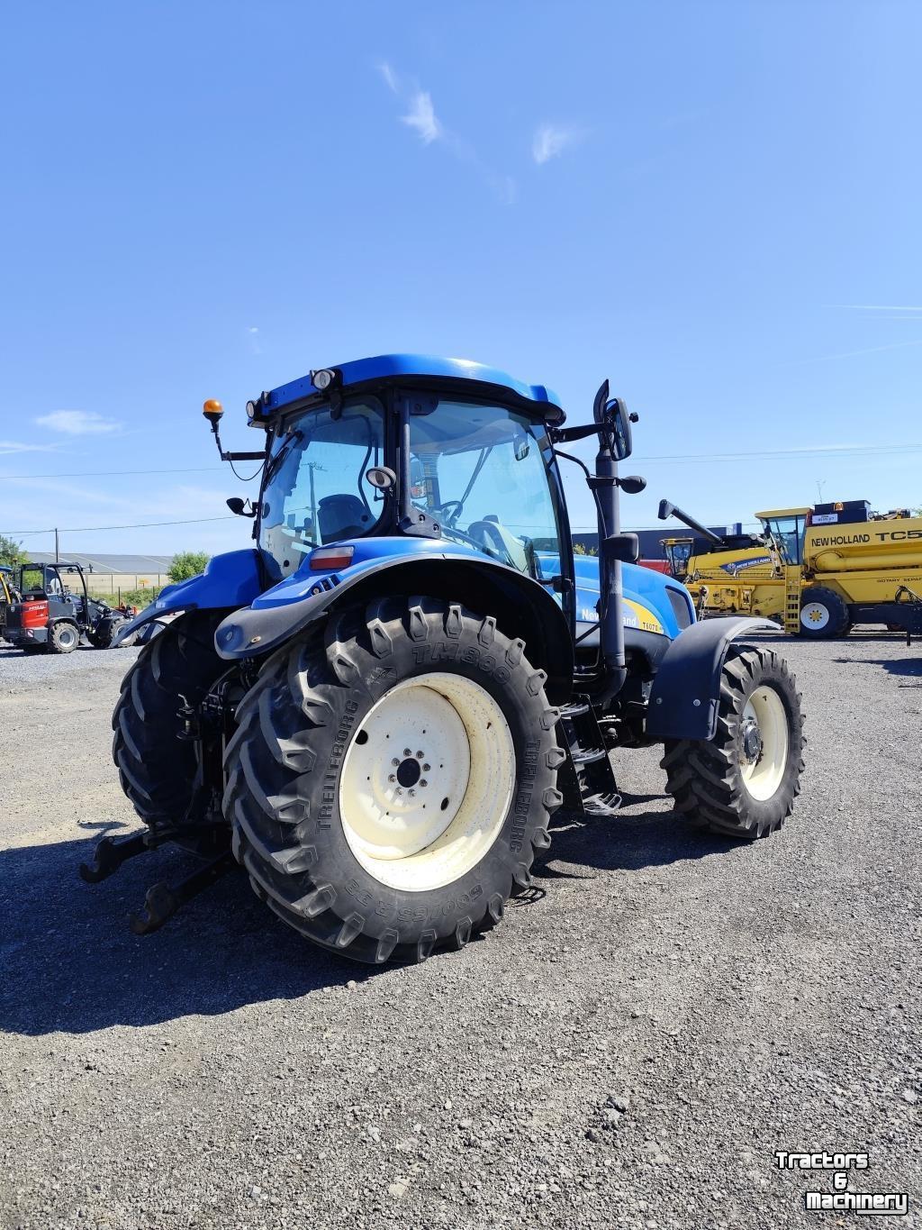 Tractor / Trekker New Holland T6070 PLUS