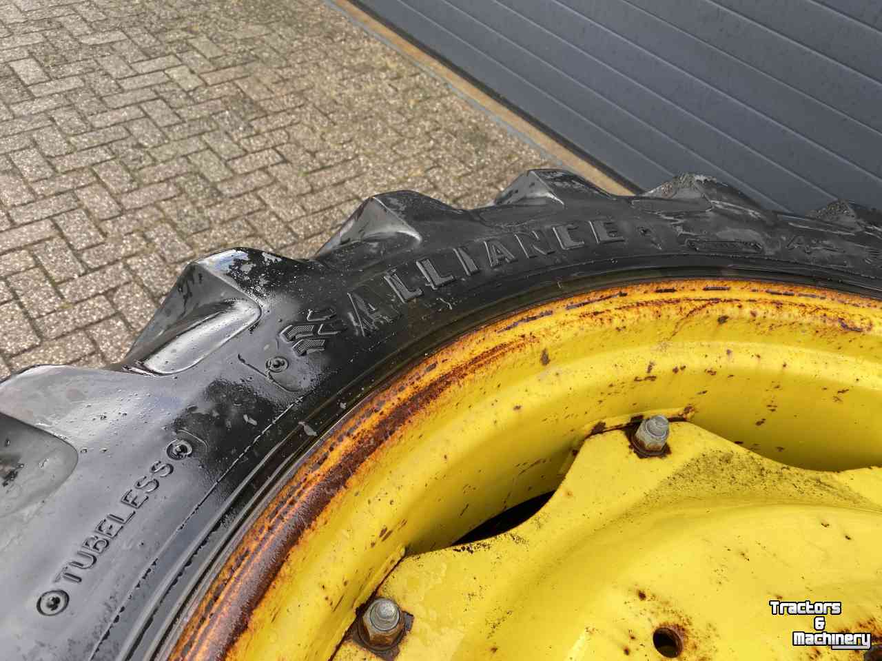 Wielen, Banden, Velgen & Afstandsringen Alliance 11.2R32 en 12.4R46 op velg