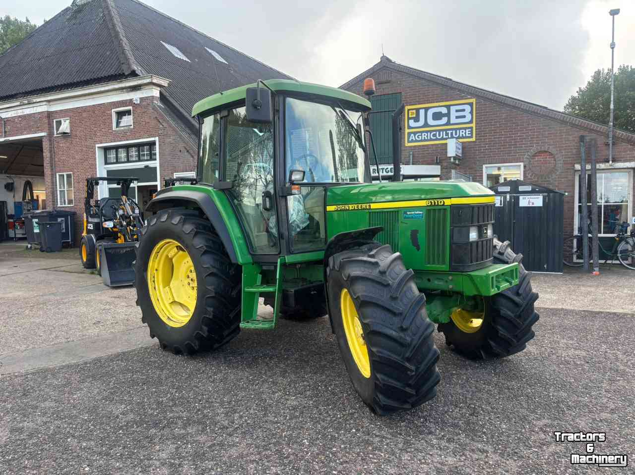 Tractor / Trekker John Deere 6110
