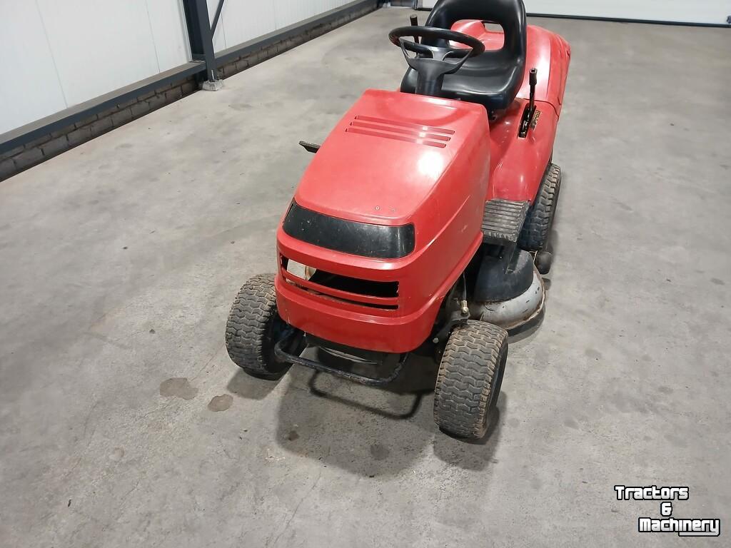 Zitmaaier Honda HF 2216