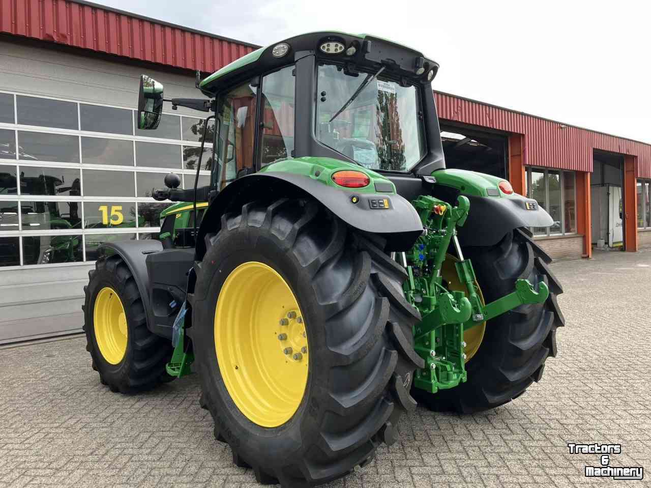 Tractor / Trekker John Deere 6M 150