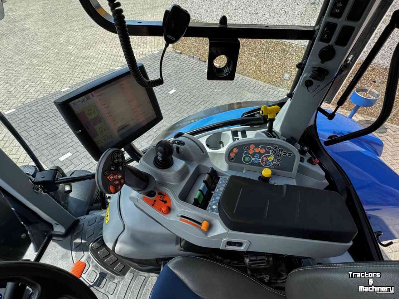 Tractor / Trekker New Holland T7.225AC vario Stage V  Full options GPS  Lucht Hydr rem