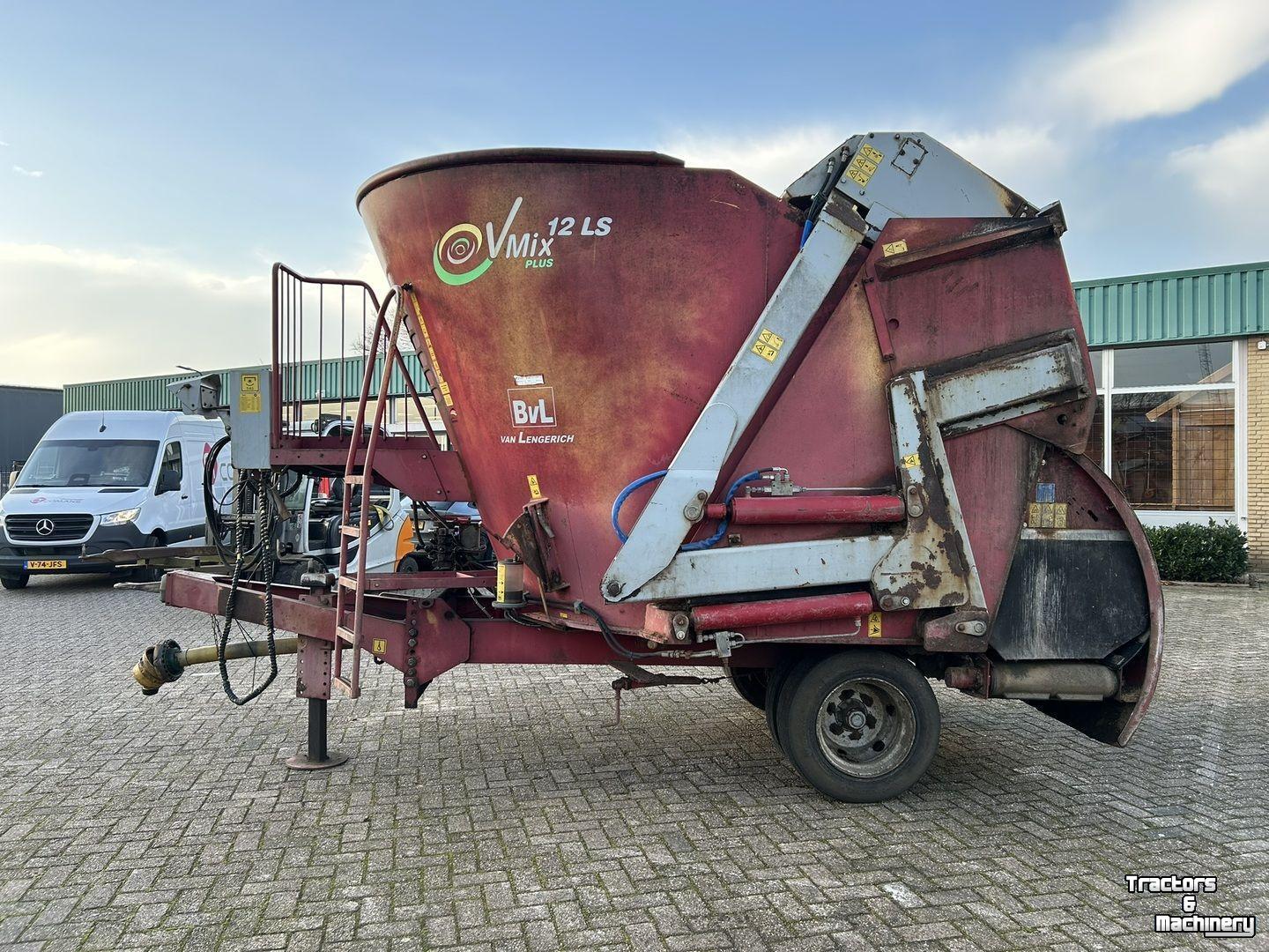 Voermengwagen Vertikaal BVL V-MIX 12 LS