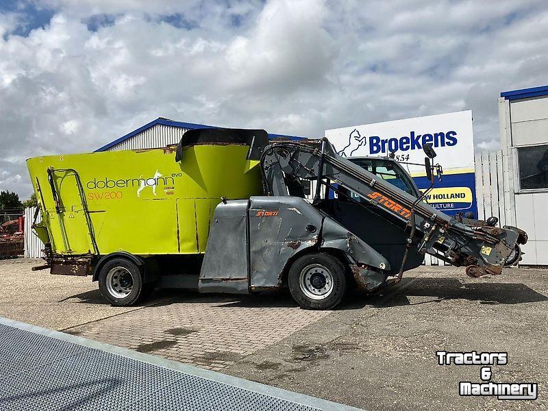 Voermengwagen Vertikaal Storti Dobermann SW 200
