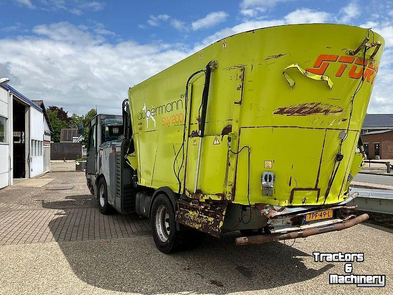 Voermengwagen Vertikaal Storti Dobermann SW 200