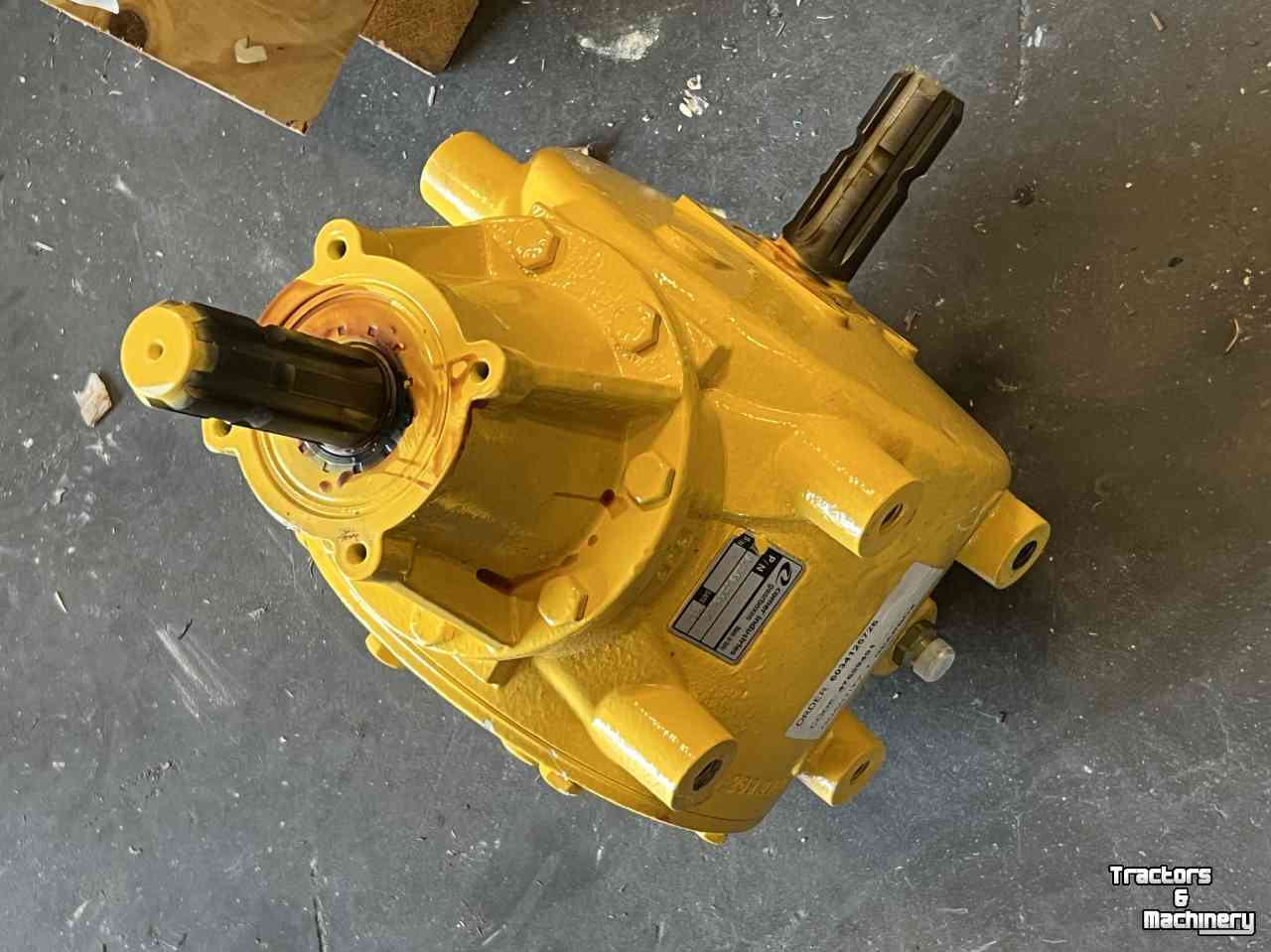 Maaidorser / Combine New Holland Zwadmaaier aandrijfving 600FDR Parts nr:47659491
