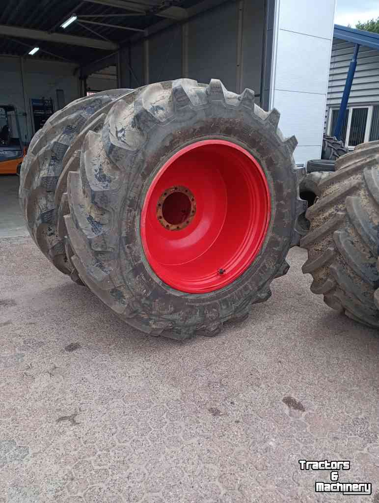 Wielen, Banden, Velgen & Afstandsringen BKT 900/50R42 710/55R30