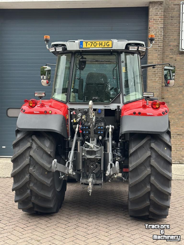 Tractor / Trekker Massey Ferguson 5S.135 Dyna-6 Exclusive