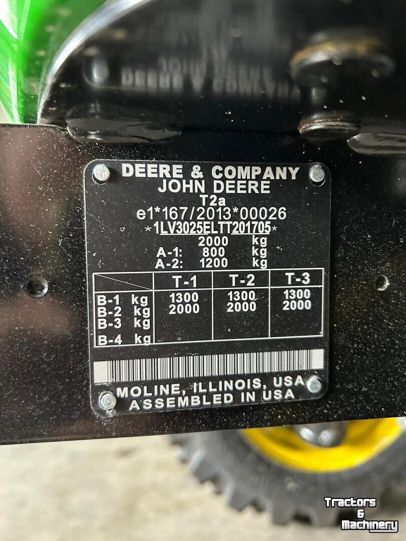 Smalspoor tractor John Deere 3025E