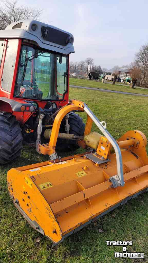 Smalspoor tractor Antonio Carraro TRX 8400