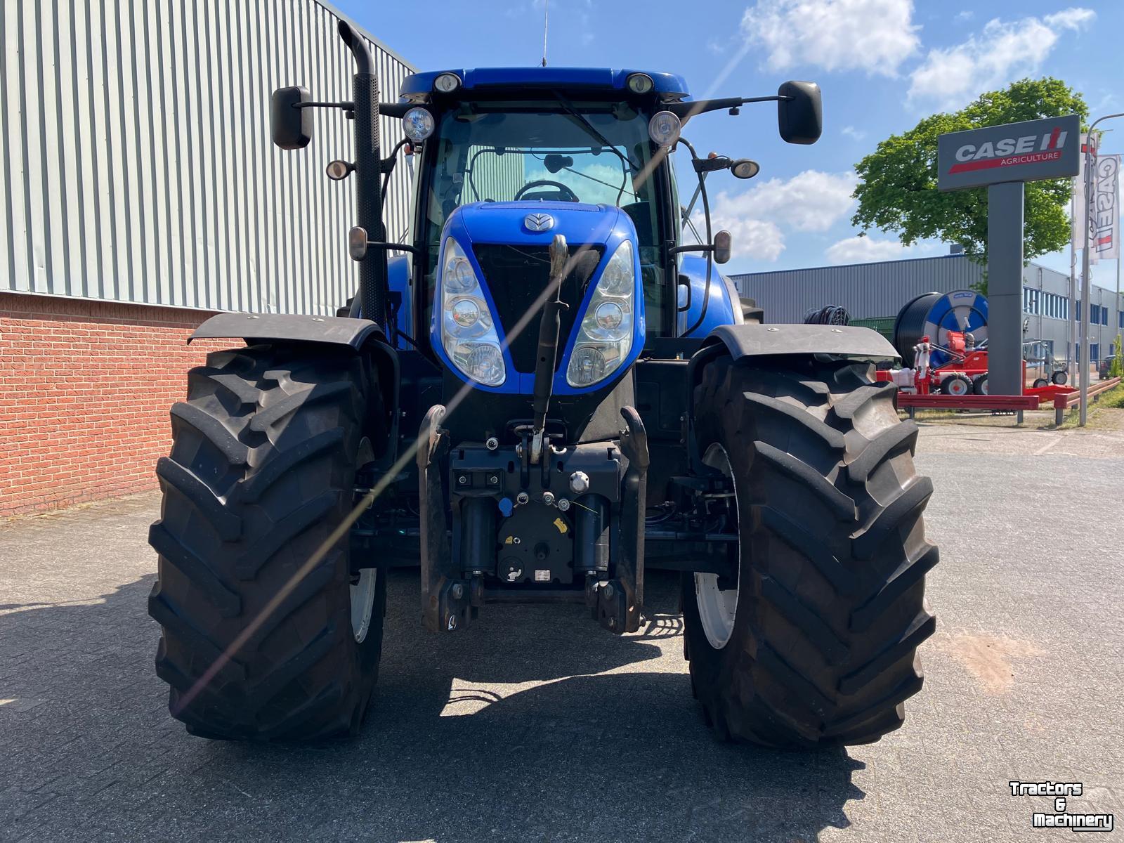 Tractor / Trekker New Holland 270 AC
