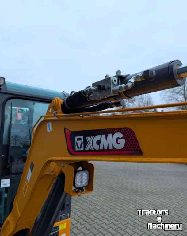 Mini-graver / Mini-graafmachine XCMG XE27E Pro
