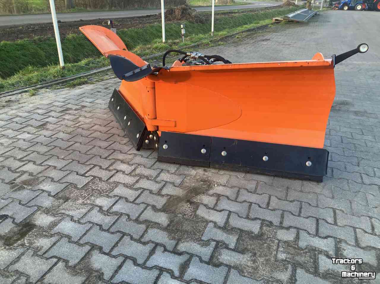 Sneeuwruim werktuigen Pronar PUV2600 sneeuwschaaf