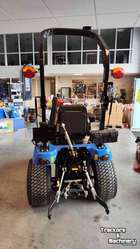 Compact tractor New Holland Boomer 25 Compact