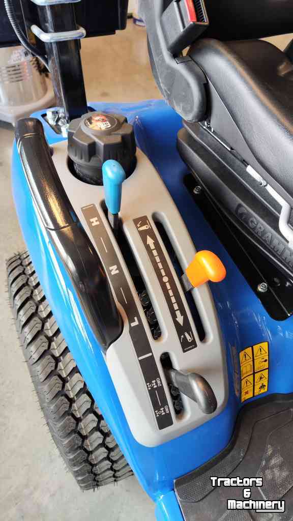 Compact tractor New Holland Boomer 25 Compact