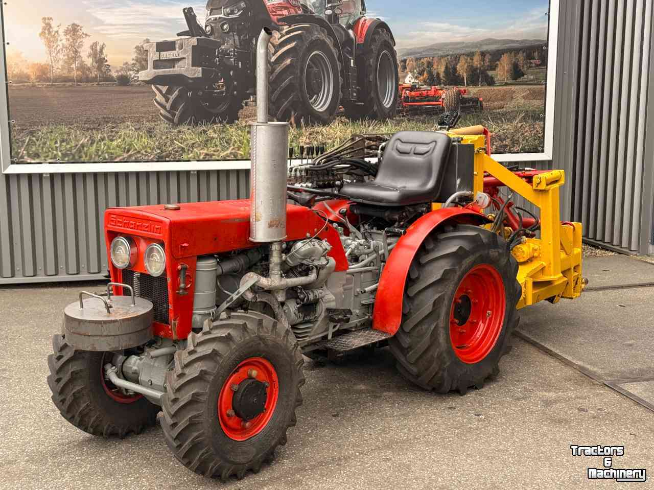 Smalspoor tractor Schanzlin 300A met kluitrooier