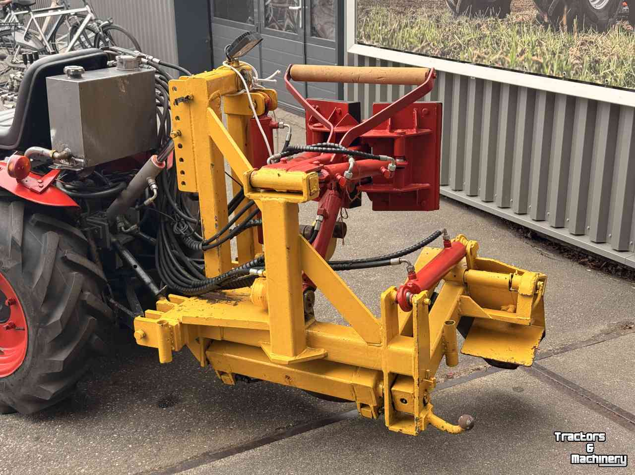 Smalspoor tractor Schanzlin 300A met kluitrooier