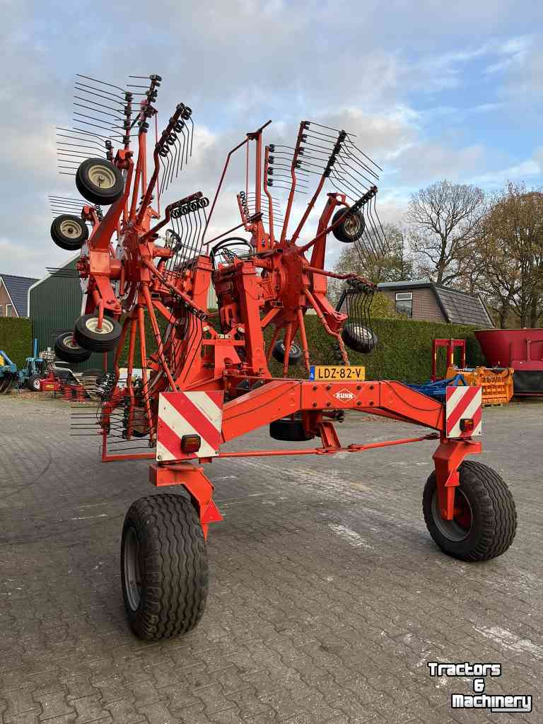 Rugger / Hark / Zwadhark Kuhn GA 8521 zwadhark zwiller rugger rake weidebouwmachines