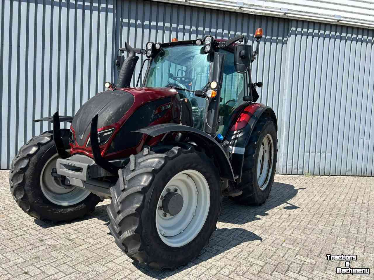 Tractor / Trekker Valtra N121