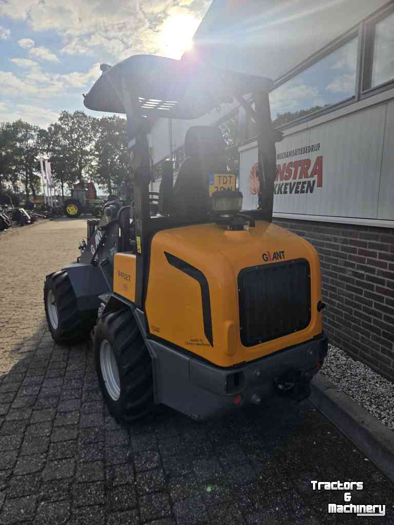 Shovel / Wiellader / Kniklader Giant V452T