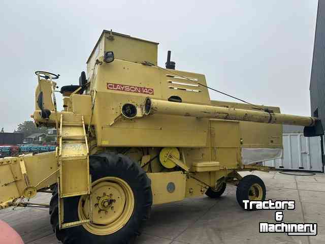 Maaidorser / Combine New Holland clayson m 140
