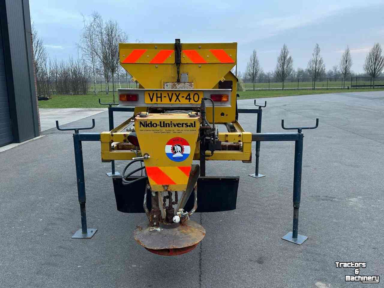 Sneeuwruim werktuigen Nido Zoutstrooier