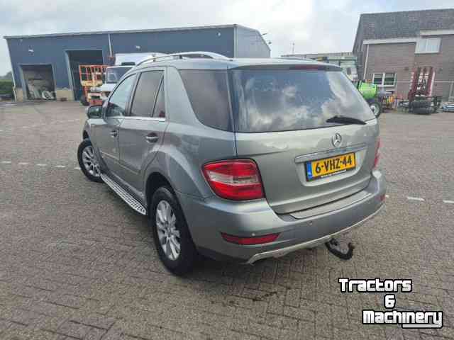 Vrachtwagen Mercedes Benz ML350
