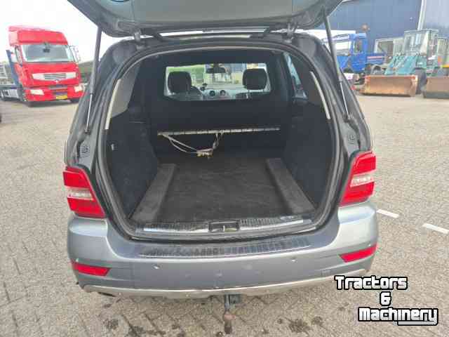 Vrachtwagen Mercedes Benz ML350