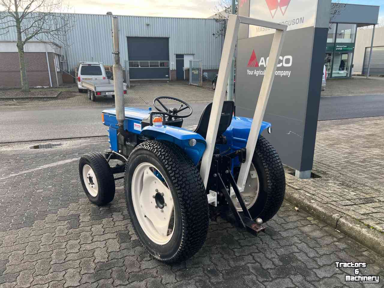 Compact tractor Iseki TS1910F