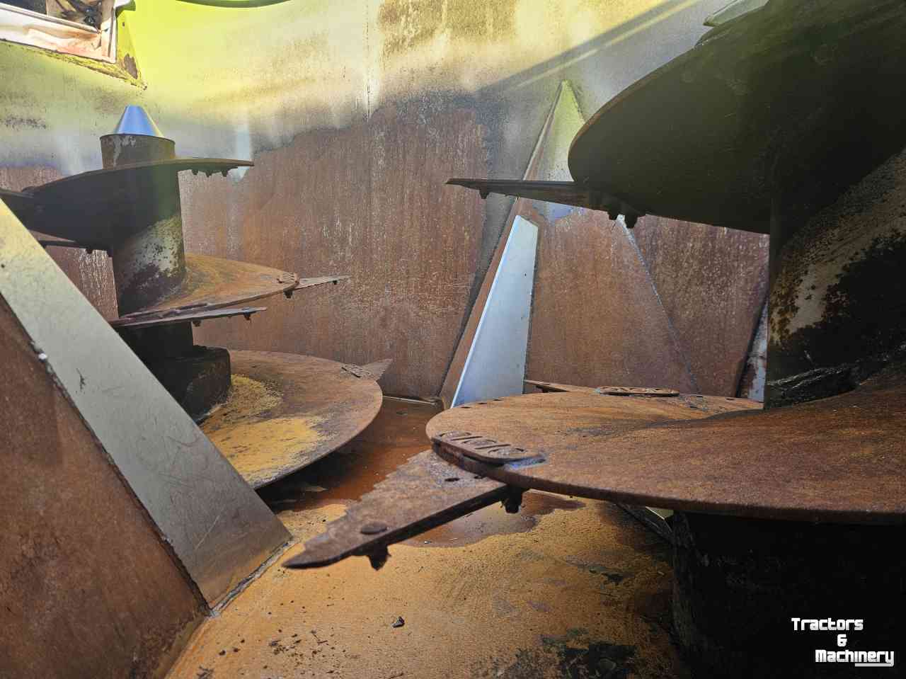 Zelfrijdende Voermengwagen Storti Dobermann SW 250 AS EVO