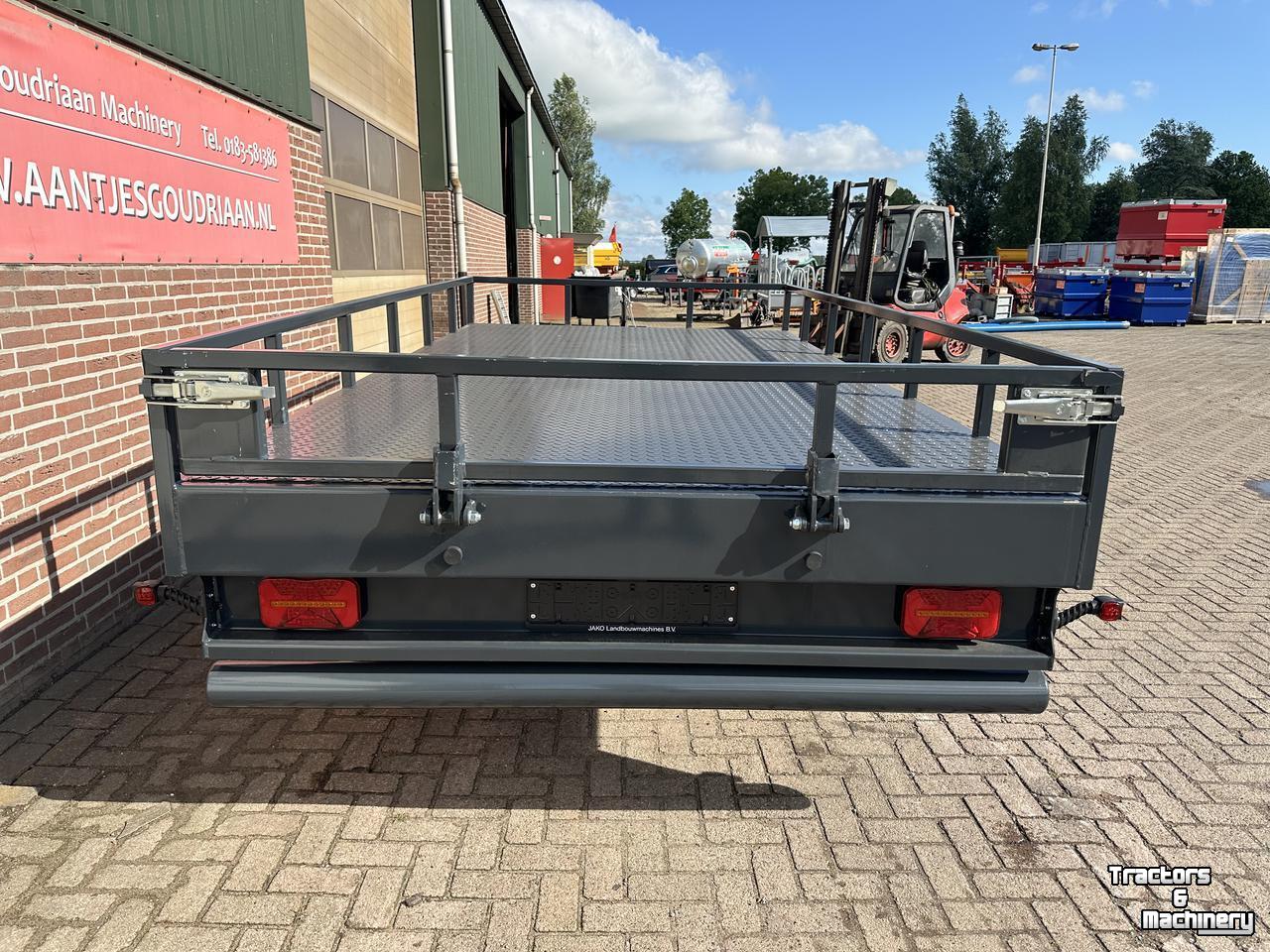 Vierwielige wagen / Landbouwwagen AGM Bakkenwagen voor achter een kraan/shovel