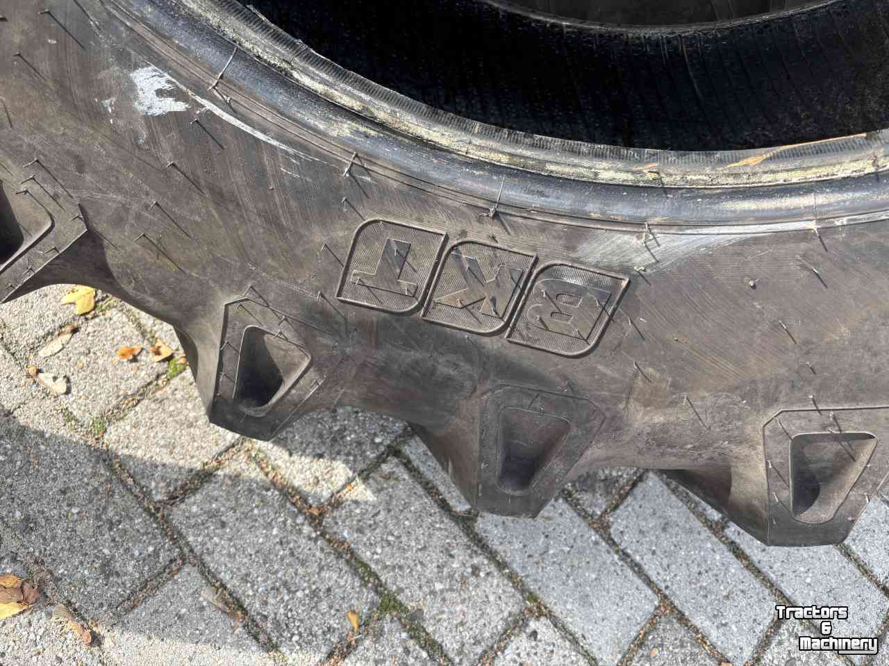 Wielen, Banden, Velgen & Afstandsringen BKT 16,9x34