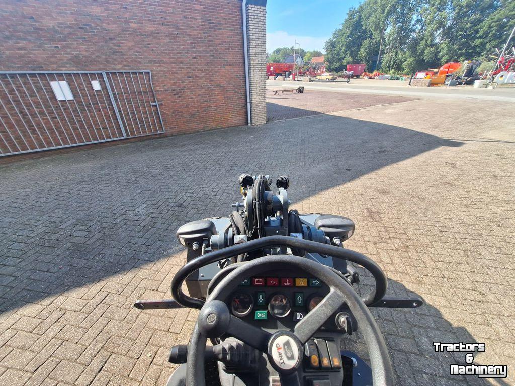 Shovel / Wiellader / Kniklader Giant G2200 X-TRA HD+