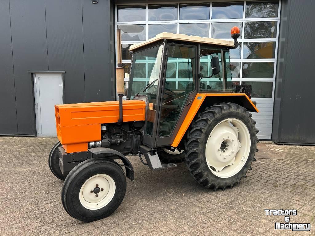 Tractor / Trekker Renault 551