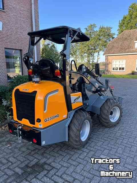 Shovel / Wiellader / Kniklader Giant G2300 HD