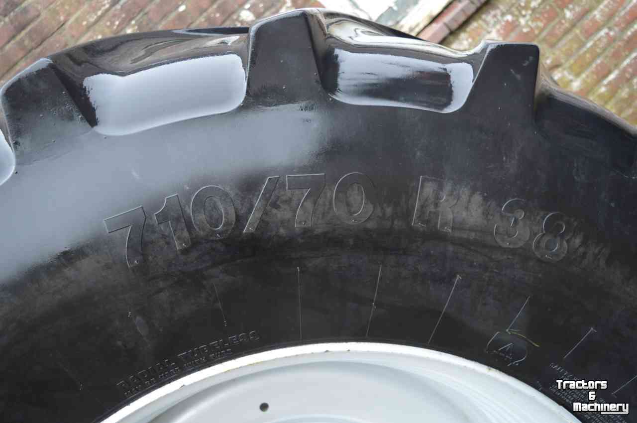 Wielen, Banden, Velgen & Afstandsringen Vredestein 710/70r38