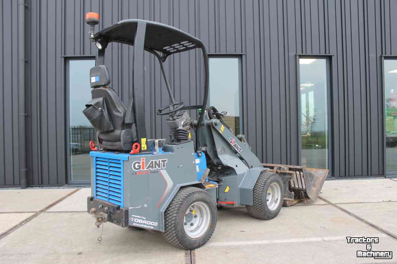 Shovel / Wiellader / Kniklader Giant D204SW minishovel wiellader puinriek en palletvork