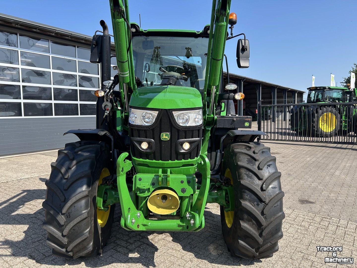 Tractor / Trekker John Deere 6130R