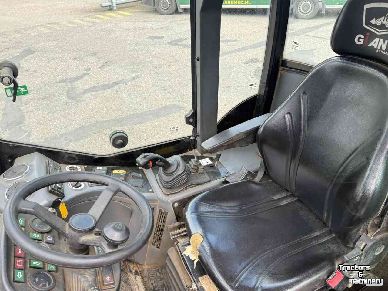 Shovel / Wiellader / Kniklader Giant V5003 x-tra HD