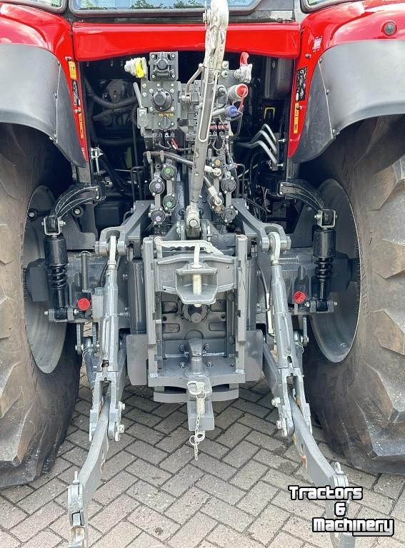 Tractor / Trekker Massey Ferguson 7715S Eff. Dyna-6