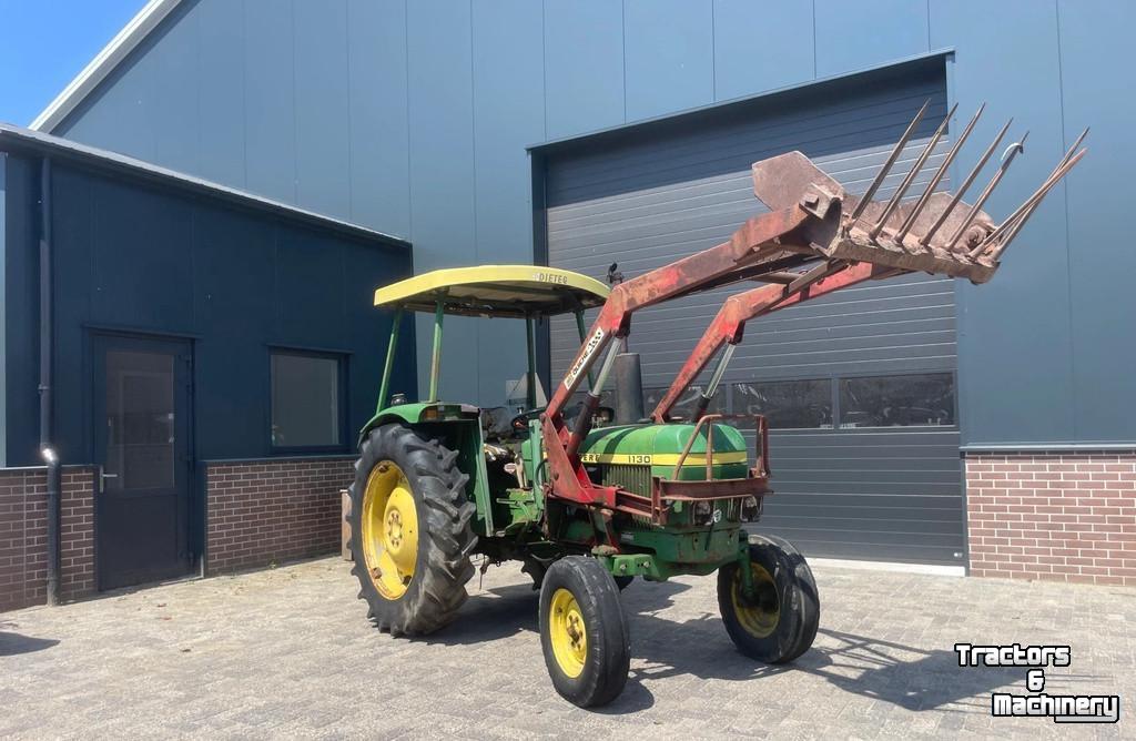 Tractor / Trekker John Deere 1130 met voorlader en 1040 - beide 2wd en kenteken fendt ford international