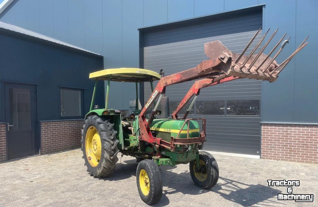 Tractor / Trekker John Deere 1130 met voorlader en 1040 - beide 2wd en kenteken fendt ford international