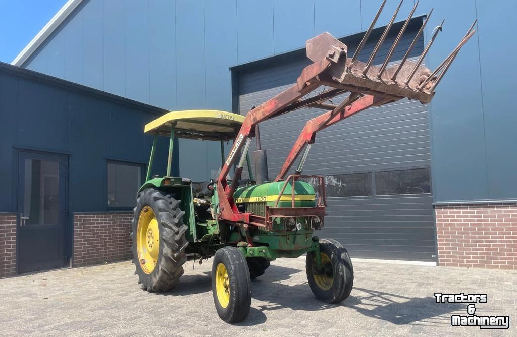 Tractor / Trekker John Deere 1130 met voorlader en 1040 - beide 2wd en kenteken fendt ford international