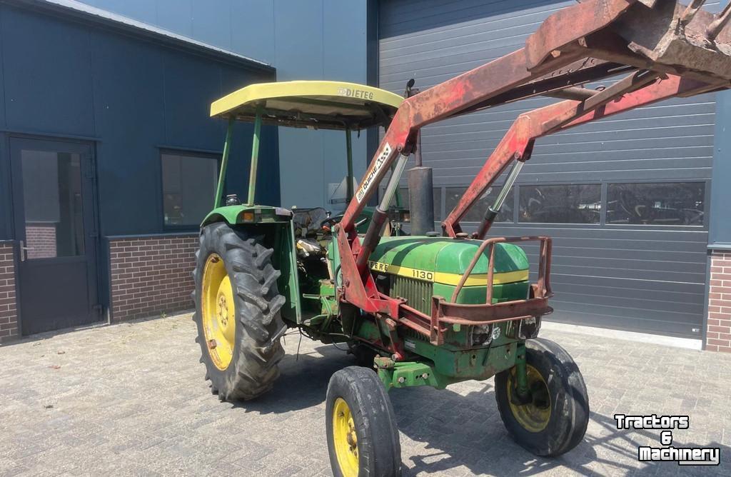 Tractor / Trekker John Deere 1130 met voorlader en 1040 - beide 2wd en kenteken fendt ford international