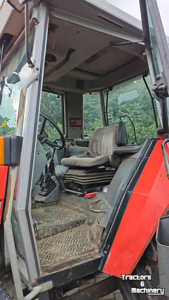 Tractor / Trekker Massey Ferguson 3095 met voorlader